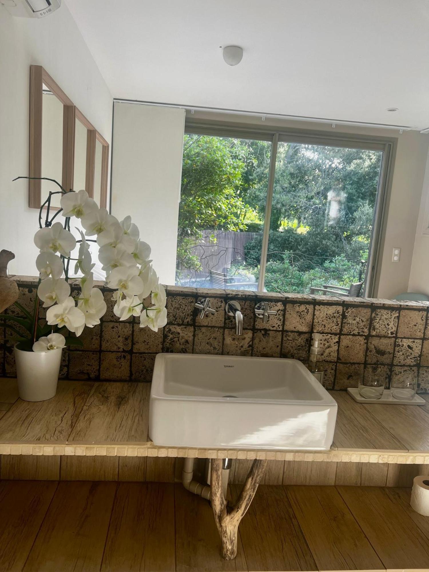 La Canopee Private Ecolodges Nimes Bagian luar foto